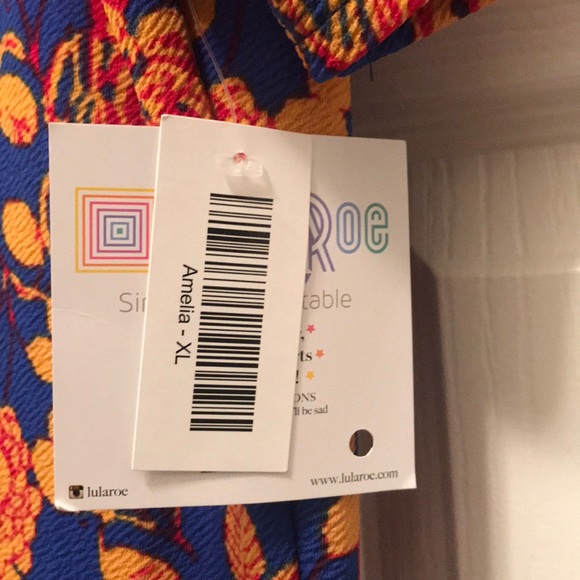 Amelia. LulaRoe. - Picture 4 of 5